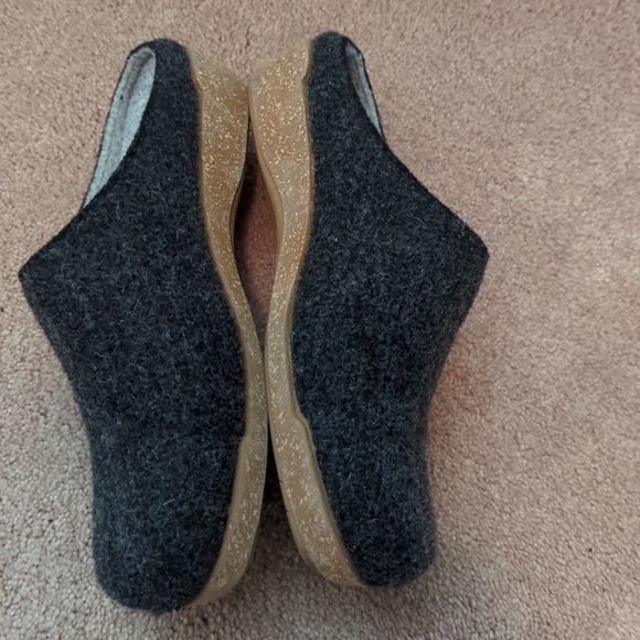 Taos Womens Woollery 2 gray slip on clogs Size 39 EU Size 8-8.5 USA - Picture 8 of 11